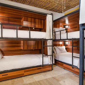 Bed 6-Bed Mixed Dormitory Room